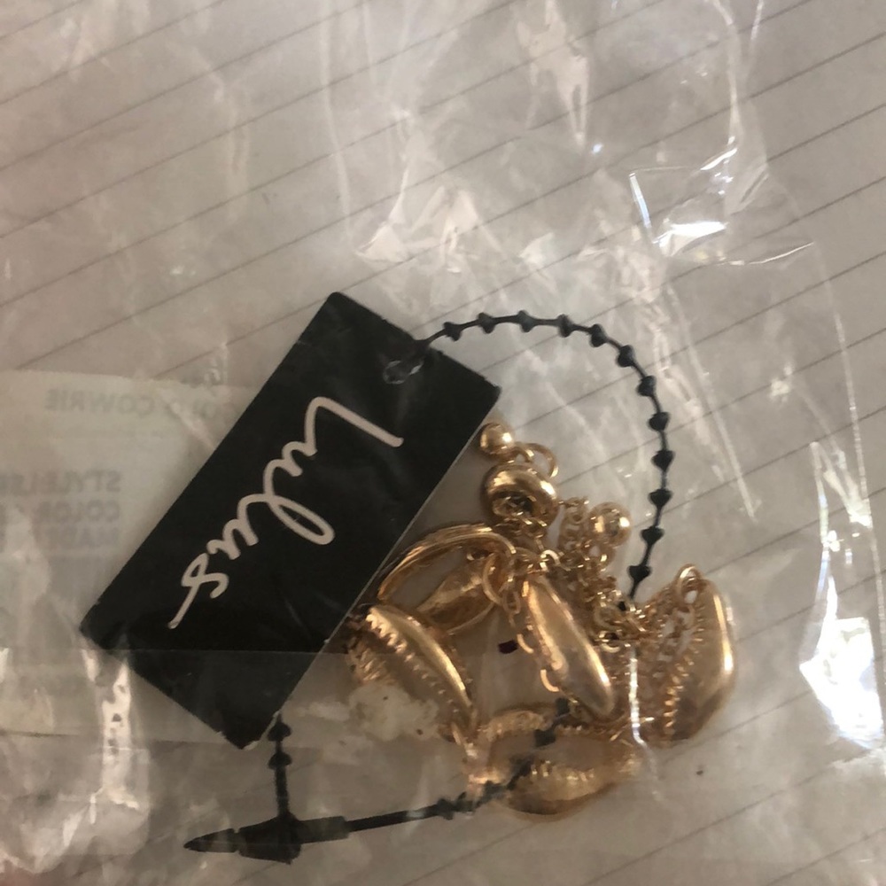 La selva gold cowrie bracelet